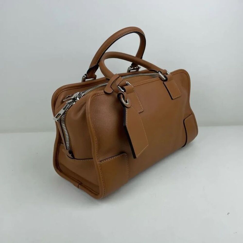 Loewe Women Pre-Loved Bag Very Good Condition - Picture 2 of 9